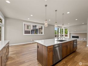 2483 NE 242nd Place, Sammamish WA 98074