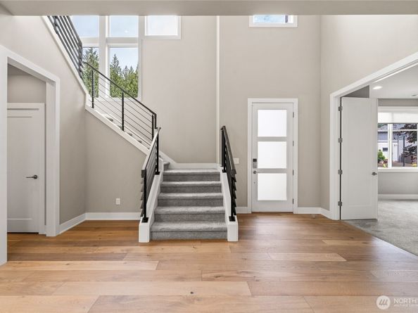2483 NE 242nd Place, Sammamish WA 98074