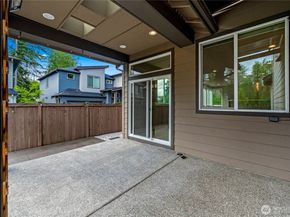2483 NE 242nd Place, Sammamish WA 98074