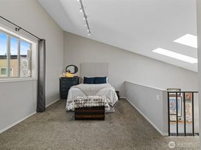 14300 32nd Avenue NE 408, Seattle WA 98125