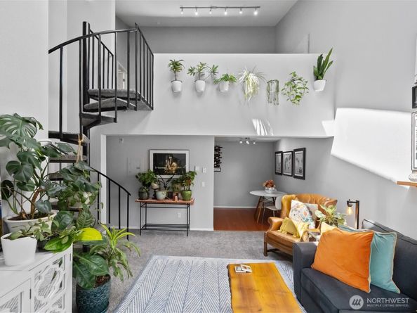 14300 32nd Avenue NE 408, Seattle WA 98125