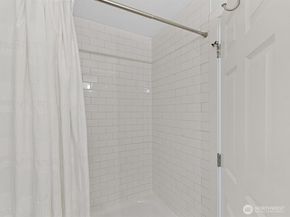 14300 32nd Avenue NE 408, Seattle WA 98125