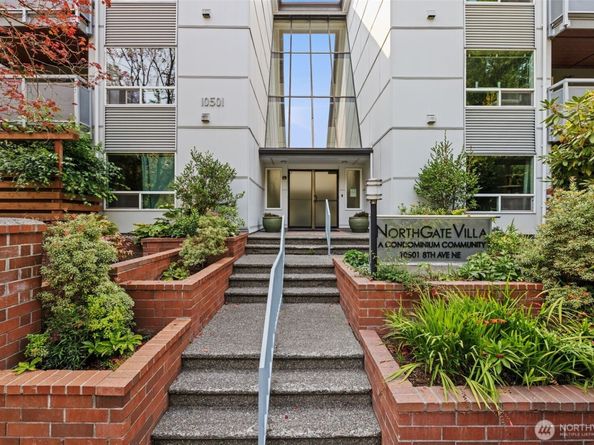 10501 8th Avenue NE 209, Seattle WA 98125