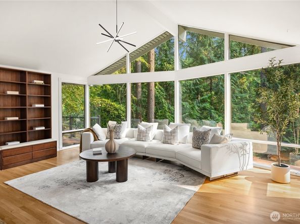 3718 130th Avenue NE, Bellevue WA 98005
