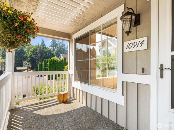 10914 SE 169th Place, Renton WA 98055
