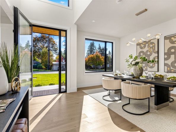 15546 SE 9th Street, Bellevue WA 98007