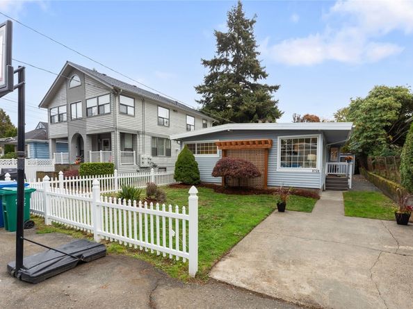 8728 17th Avenue NW, Seattle WA 98117