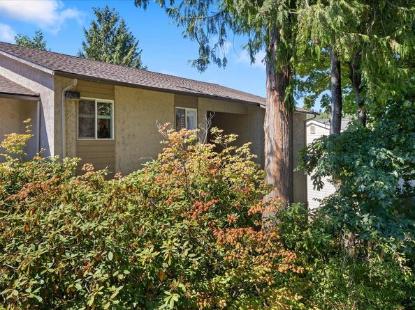 11637 100th Avenue NE 2C, Kirkland WA 98034