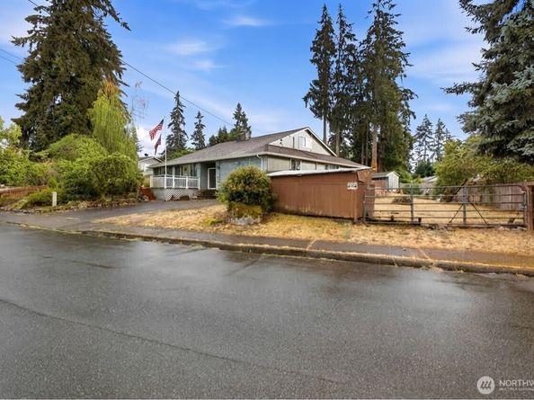 3210 Scenic Drive SE, Auburn WA 98092