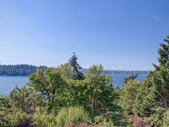 4715 81st Avenue SE, Mercer Island WA 98040