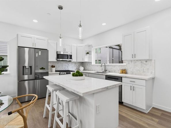 221 NE 185th Street B, Shoreline WA 98155