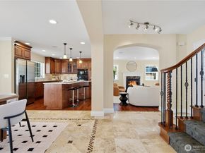 12832 NE 70th Place, Kirkland WA 98033