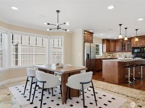 12832 NE 70th Place, Kirkland WA 98033