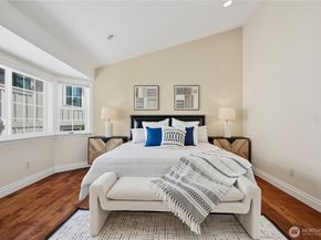 12832 NE 70th Place, Kirkland WA 98033