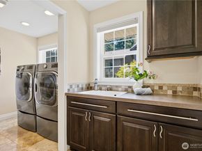 12832 NE 70th Place, Kirkland WA 98033