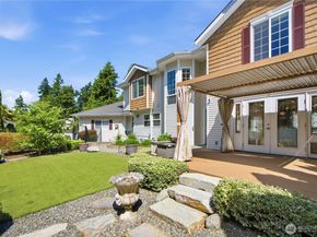 12832 NE 70th Place, Kirkland WA 98033