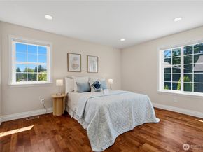 12832 NE 70th Place, Kirkland WA 98033