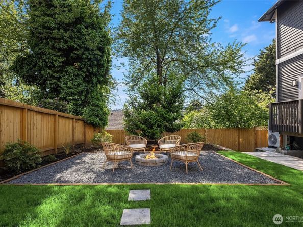 1307 W Boston Street, Seattle WA 98119