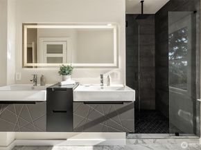 1307 W Boston Street, Seattle WA 98119