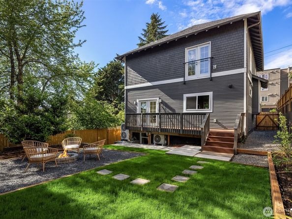 1307 W Boston Street, Seattle WA 98119