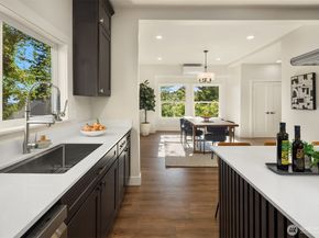 1307 W Boston Street, Seattle WA 98119