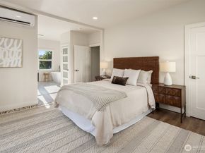 1307 W Boston Street, Seattle WA 98119