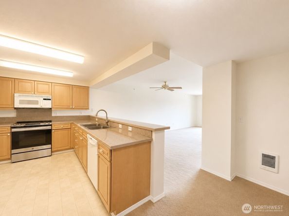 15020 Bothell Way NE 204, Lake Forest Park WA 98155