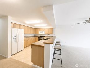15020 Bothell Way NE 204, Lake Forest Park WA 98155