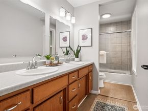 26055 SE 152 Street, Issaquah WA 98027
