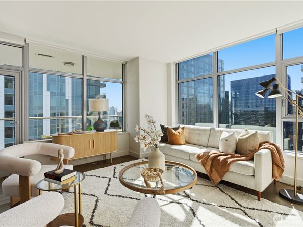 583 Battery Street 3602N, Seattle WA 98121