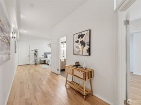 526 1st Avenue S 405, Seattle WA 98104