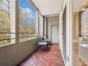 526 1st Avenue S 405, Seattle WA 98104