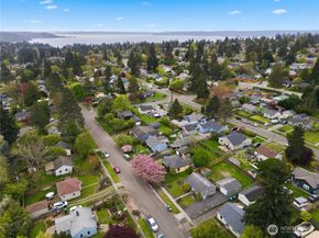 9831 33rd Avenue SW, Seattle WA 98126