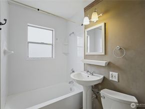 9831 33rd Avenue SW, Seattle WA 98126