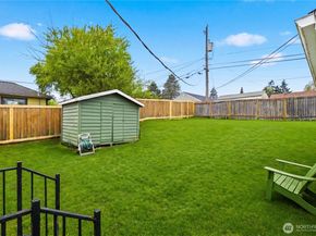 9831 33rd Avenue SW, Seattle WA 98126
