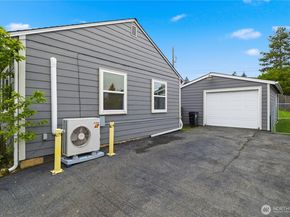 9831 33rd Avenue SW, Seattle WA 98126