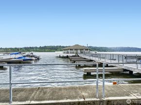 17208 NE 45th Street 66, Redmond WA 98052