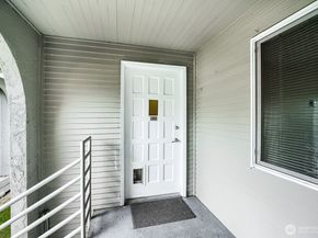 17208 NE 45th Street 66, Redmond WA 98052