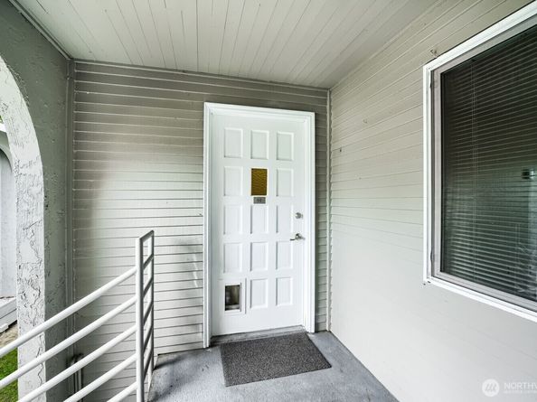 17208 NE 45th Street 66, Redmond WA 98052