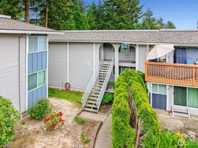 17208 NE 45th Street 66, Redmond WA 98052