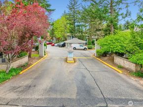 17208 NE 45th Street 66, Redmond WA 98052