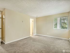 17208 NE 45th Street 66, Redmond WA 98052