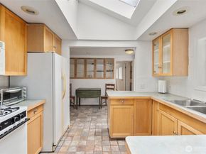 14023 Meridian Avenue N, Seattle WA 98133