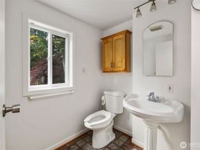 14023 Meridian Avenue N, Seattle WA 98133