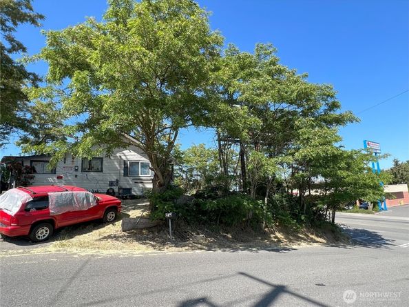 15325 1st Avenue S, Burien WA 98148