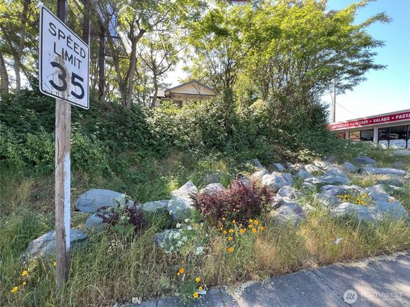 15325 1st Avenue S, Burien WA 98148