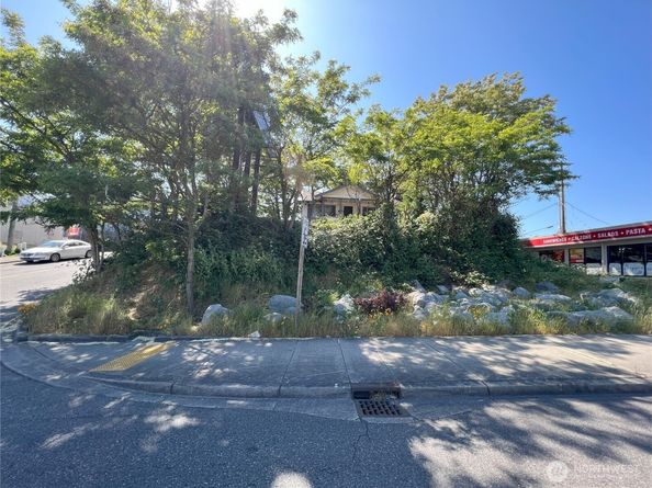 15325 1st Avenue S, Burien WA 98148