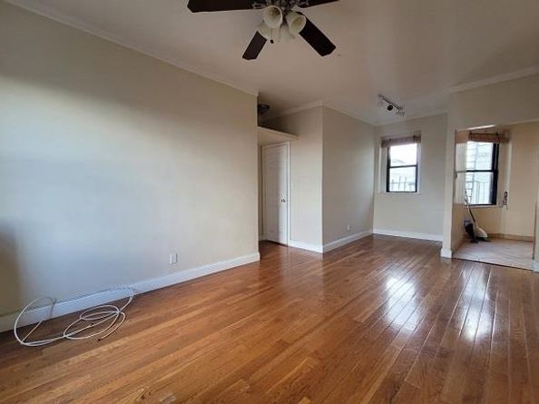 21-77 33rd Street 5E, Queens NY 11105