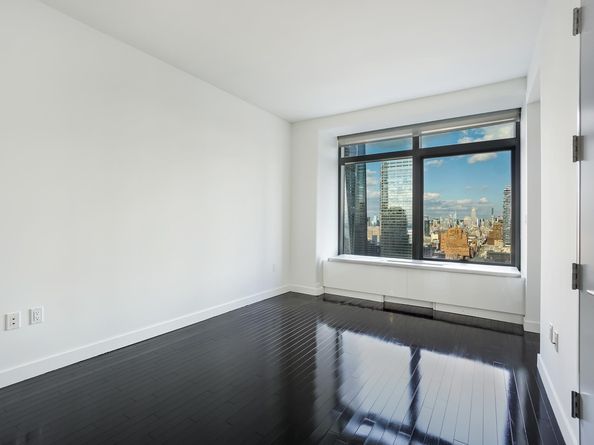 123 Washington Street 42D, New York NY 10006