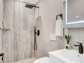 41-13 39th Place 3, Queens NY 11104